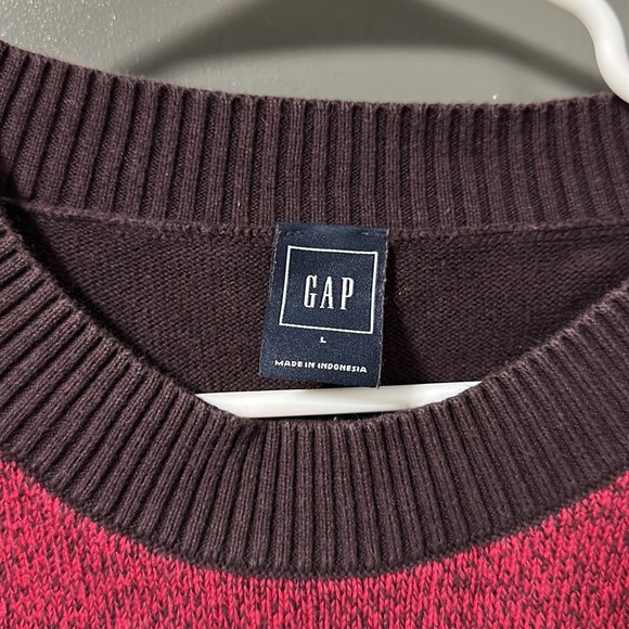 Magenta and fig colored sweater from Gap - Picture 5 of 7